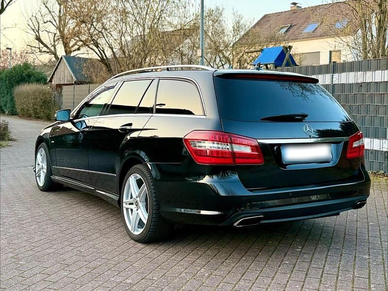 Gebraucht Mercedes E350 AMG 265 PS (194 kW) 2012 Schwarz Kombi
