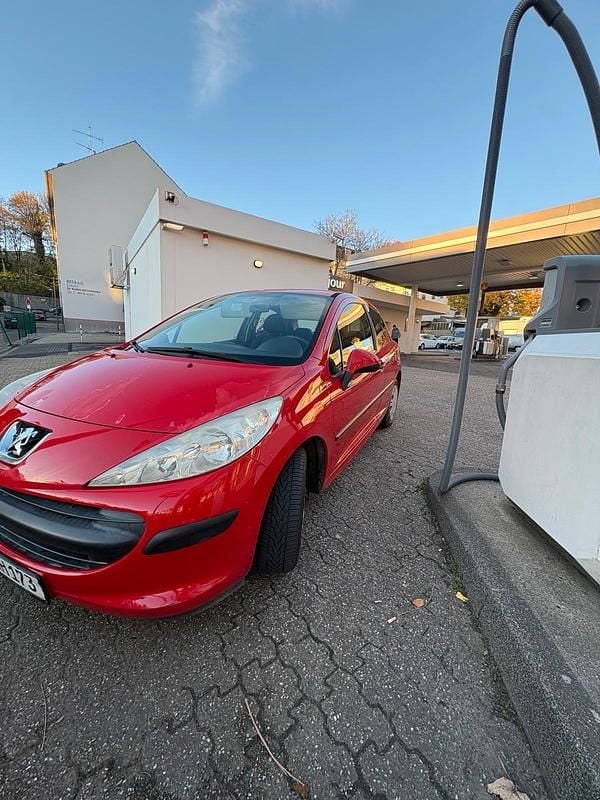 Rot Gebraucht 2006 Peugeot 207 Kleinwagen | 1.450 € (Fairer Preis) - Bild 1/4