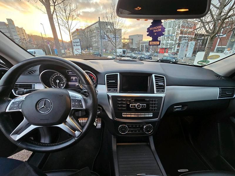 Gebraucht Mercedes ML250 204 PS (150 kW) 2013 Schwarz SUV