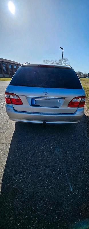 Gebraucht Mercedes E240 177 PS (130 kW) 2003 Silber Kombi