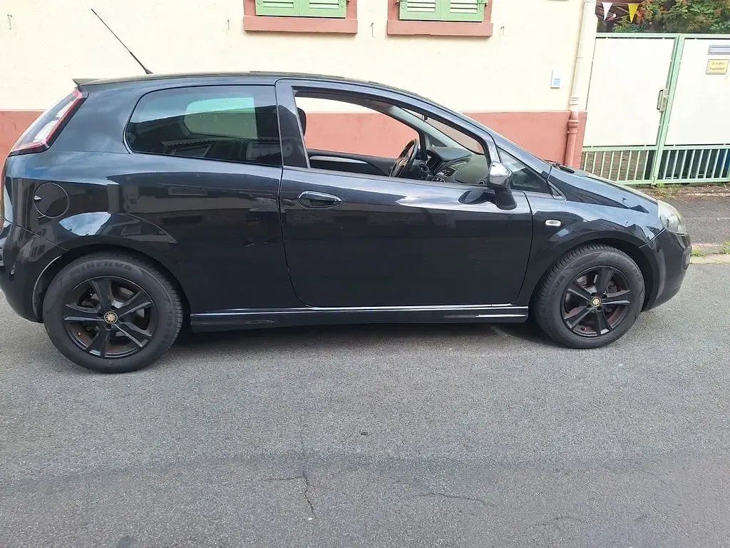 Gebraucht Fiat Grande Punto 135 PS (99 kW) 2011 Schwarz Kleinwagen