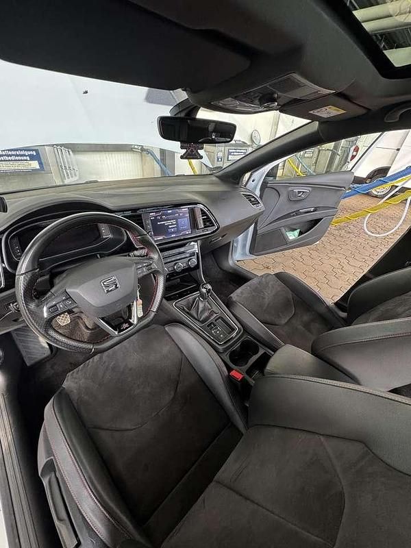 Gebraucht Seat Leon FR 131 PS (96 kW) 2020 Grau Kleinwagen