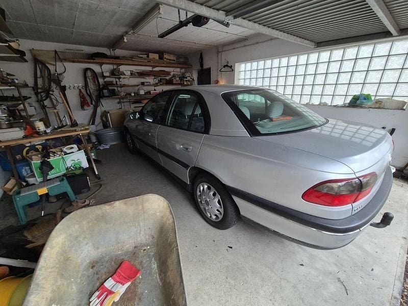 Gebraucht Opel Omega 136 PS (100 kW) 1998 Grau Limousine