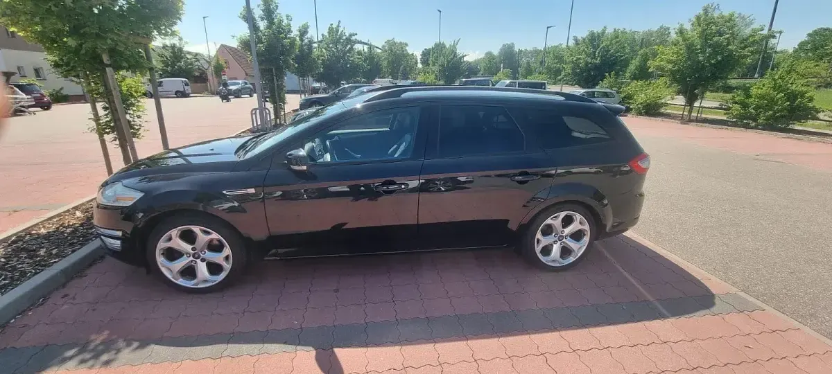 Gebraucht Ford Mondeo S 160 PS (117 kW) 2011 Schwarz Limousine