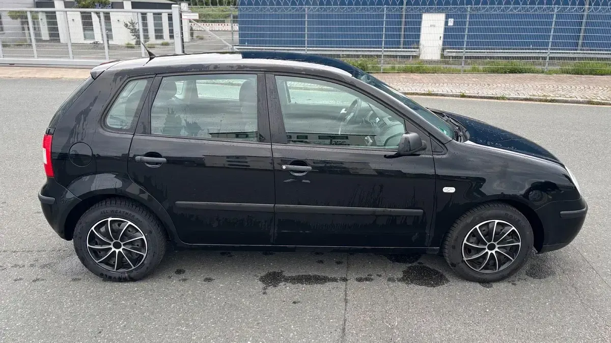 Gebraucht VW Polo 54 PS (39 kW) 2003 Schwarz Kleinwagen