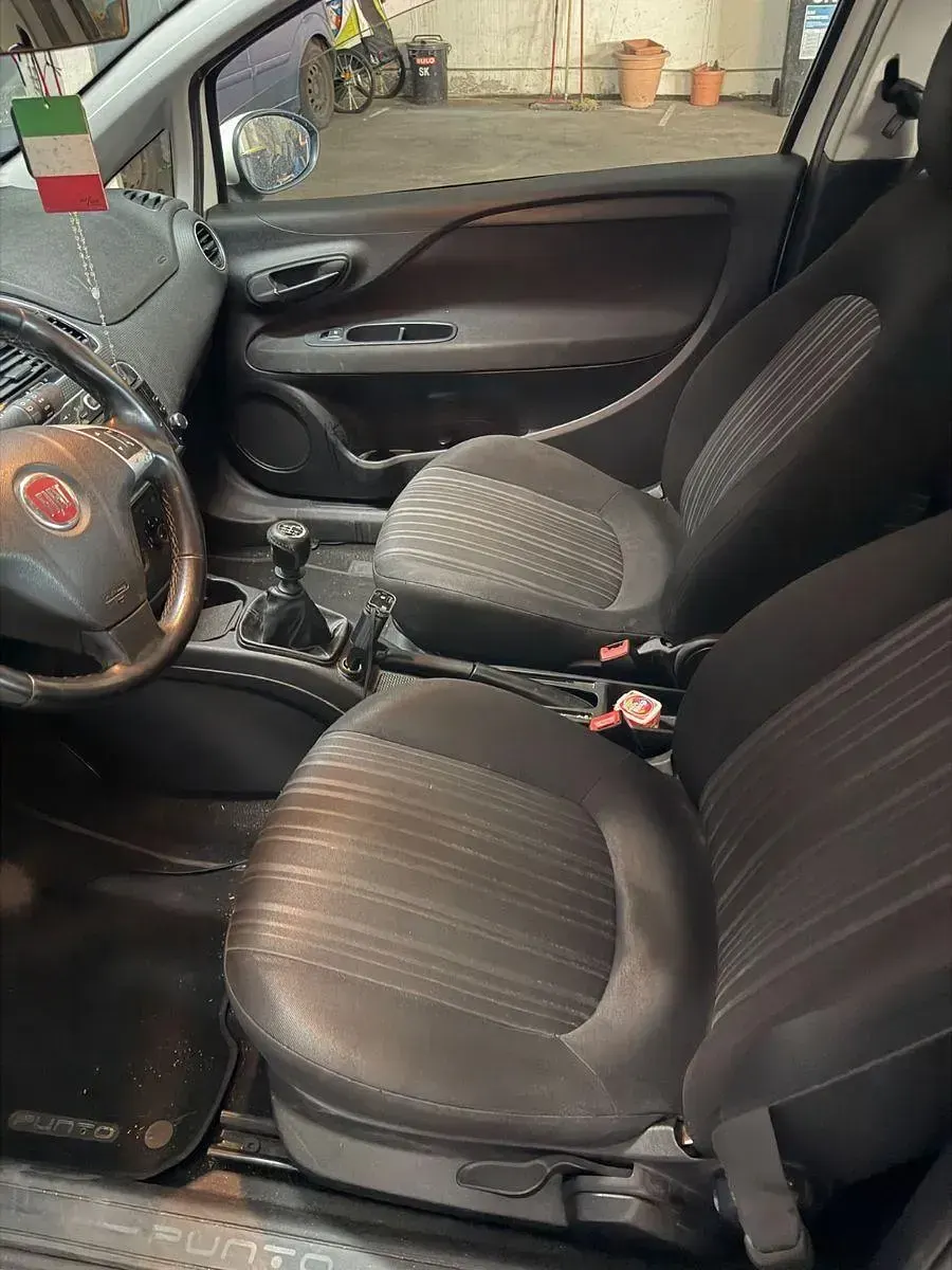 Gebraucht Fiat Punto Evo Active 69 PS (50 kW) 2011 Weiß Kleinwagen