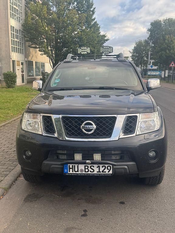 Schwarz Gebraucht 2016 Nissan Navara Abholung | 21.900 € (Fairer Preis) - Bild 1/4