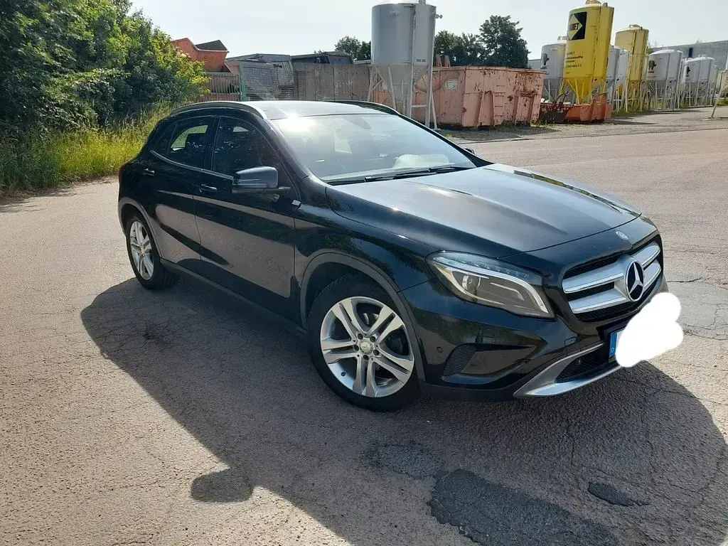 Gebraucht Mercedes GLA180 122 PS (89 kW) 2016 Schwarz SUV