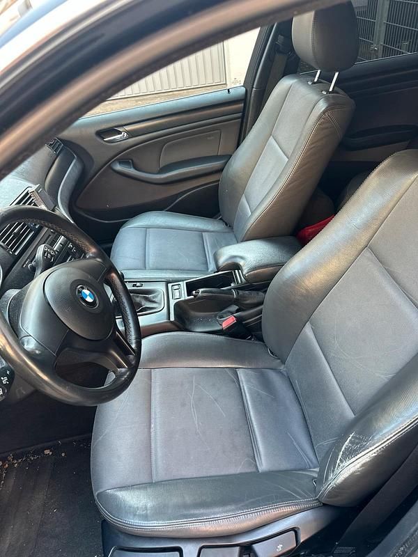 Gebraucht BMW 316 115 PS (84 kW) 2004 Schwarz Limousine