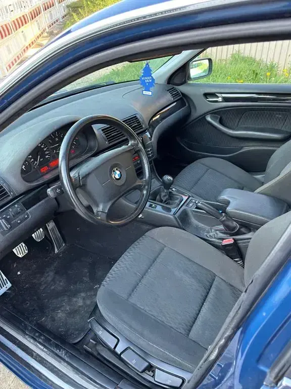 Second-hand BMW 320 170 CP (125 kW) 2001 Albastru Berlinǎ