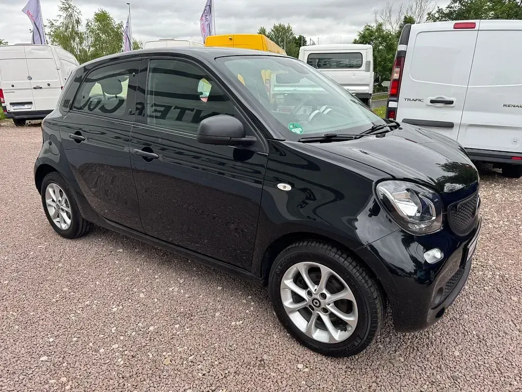Gebraucht Smart ForFour 71 PS (52 kW) 2018 Schwarz Kleinwagen
