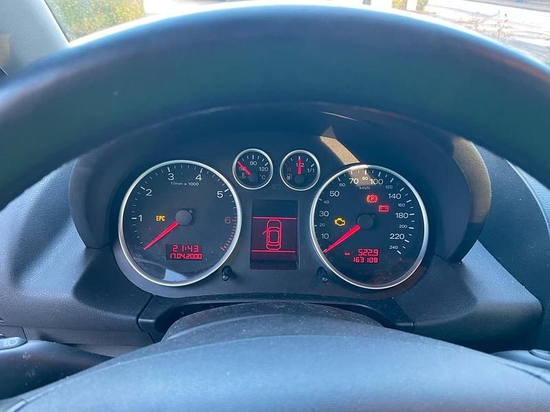 Usata Audi A2 75 CV (55 kW) 2005 Argento Utilitaria