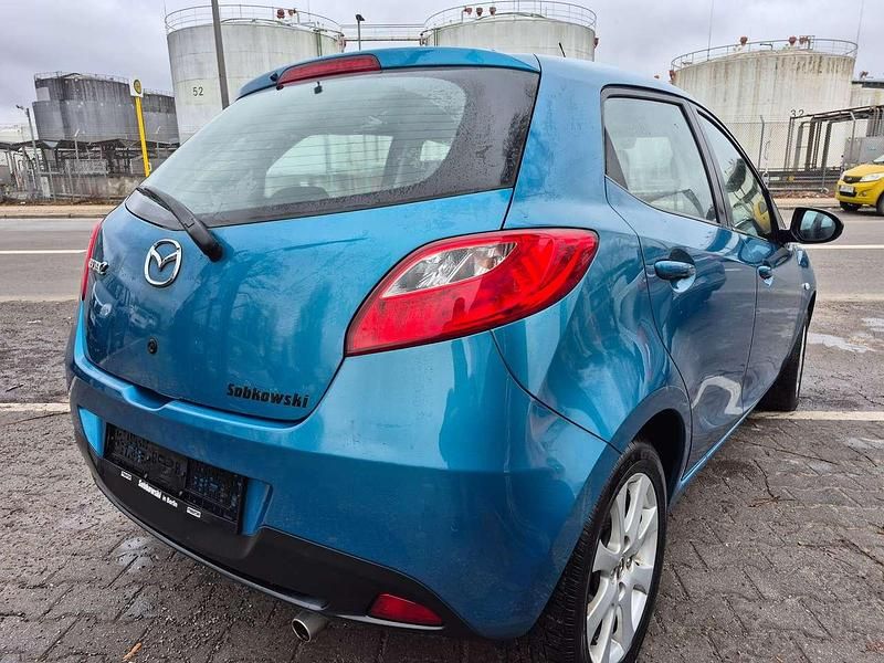 Gebraucht Mazda 2 Active 75 PS (55 kW) 2010 Faroblau metallic Kleinwagen