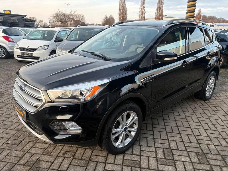 Gebraucht Ford Kuga Titanium 150 PS (110 kW) 2017 Schwarz SUV
