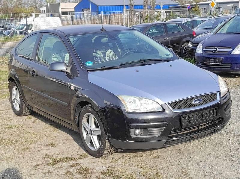 Gebraucht Ford Focus Sport 116 PS (85 kW) 2005 Royalgrau met. Kleinwagen