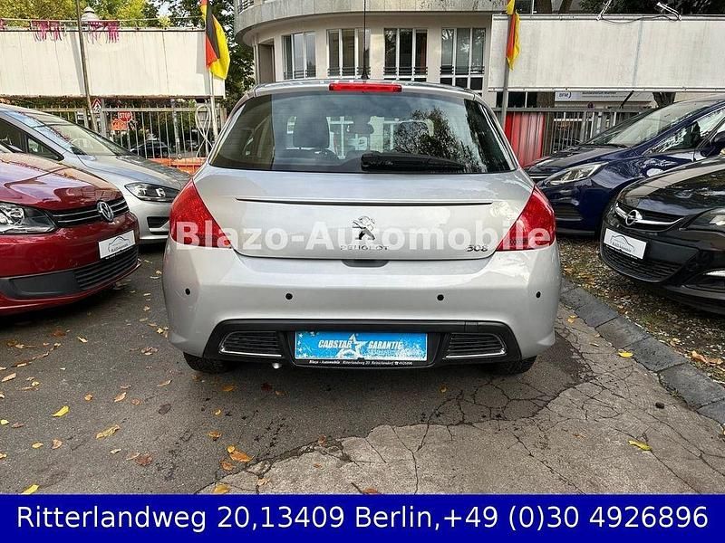 Gebraucht Peugeot 308 Active 120 PS (88 kW) 2011 Silber Limousine