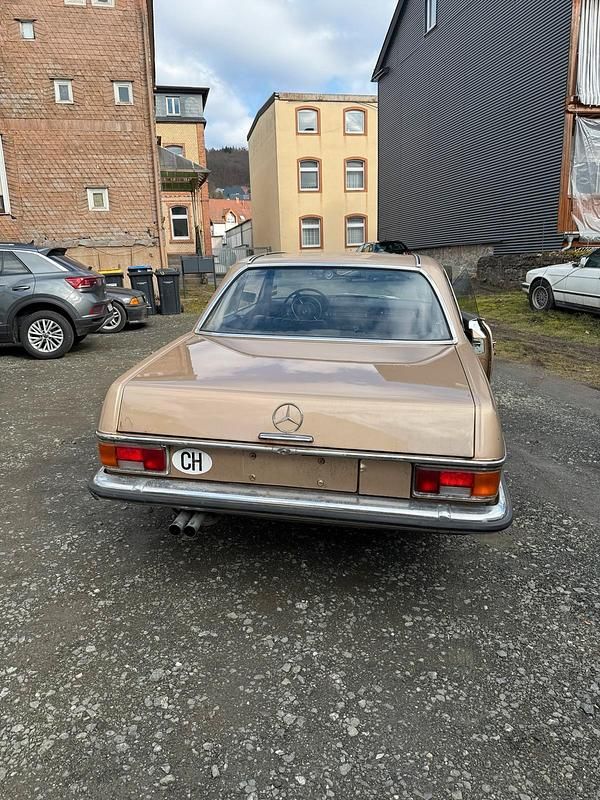 Gebraucht Mercedes 250 150 PS (110 kW) 1971 Gold Coupé