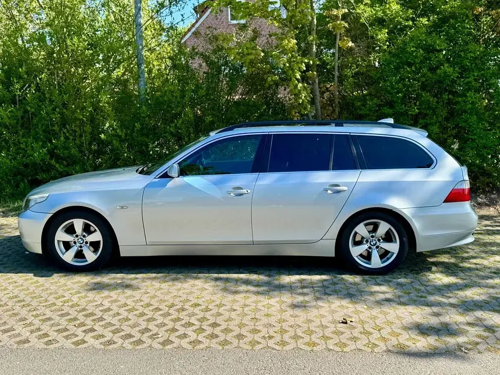 Gebraucht BMW 520 163 PS (119 kW) 2007 Silber Kombi
