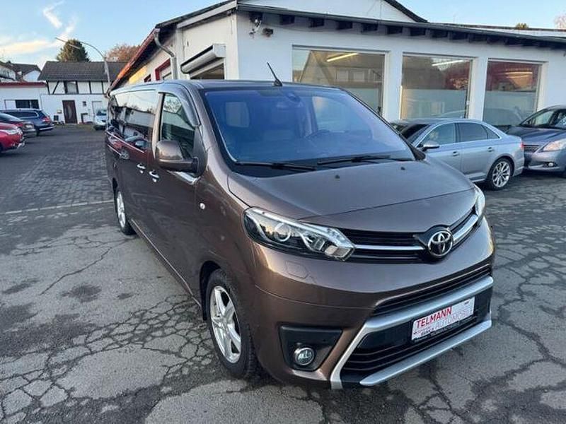 Gebraucht Toyota Proace Verso 150 PS (110 kW) 2018 Braun Kombi