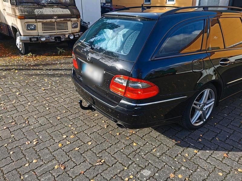 Gebraucht Mercedes E280 190 PS (139 kW) 2009 Schwarz Kombi