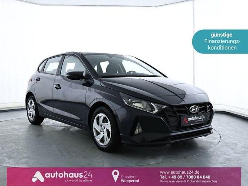 Gebraucht Hyundai i20 Select 84 PS (61 kW) 2023 Grau Kleinwagen