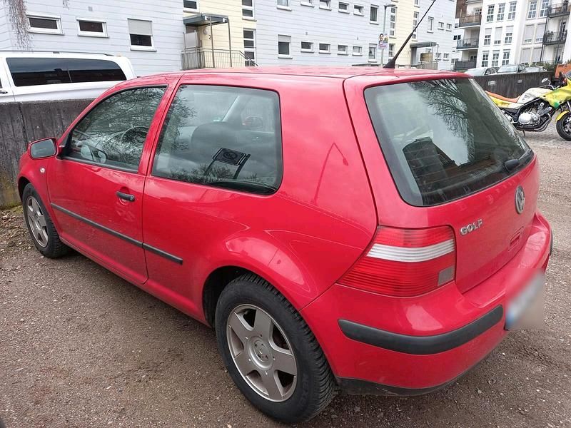 Gebraucht VW Golf IV 90 PS (66 kW) 2002 Rot Kleinwagen