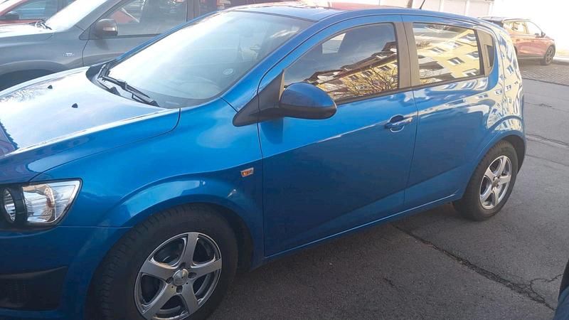 Gebraucht Chevrolet Aveo 50 PS (36 kW) 2011 Blau Kleinwagen