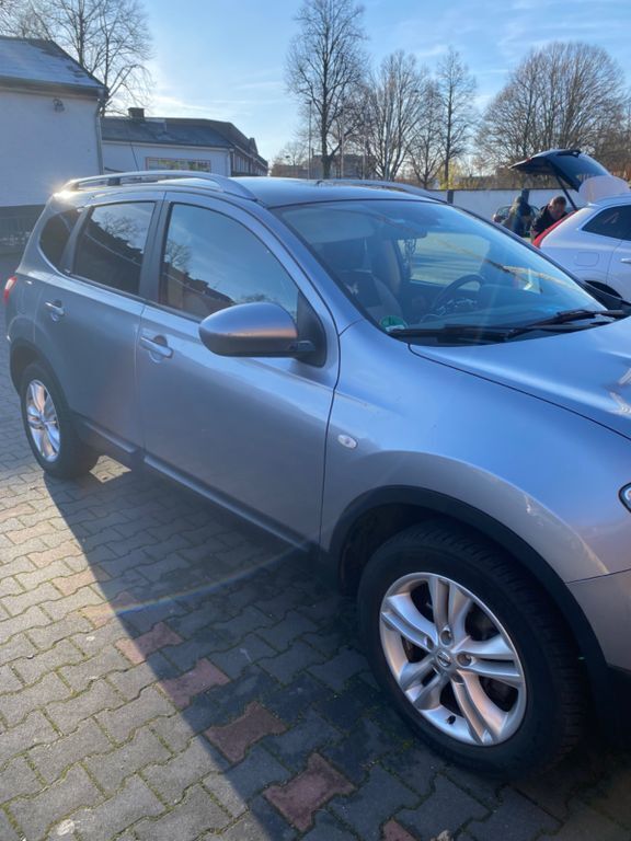 Grau Gebraucht 2011 Nissan Qashqai +2 Acenta SUV | 7.500 € (Fairer Preis) - Bild 1/4