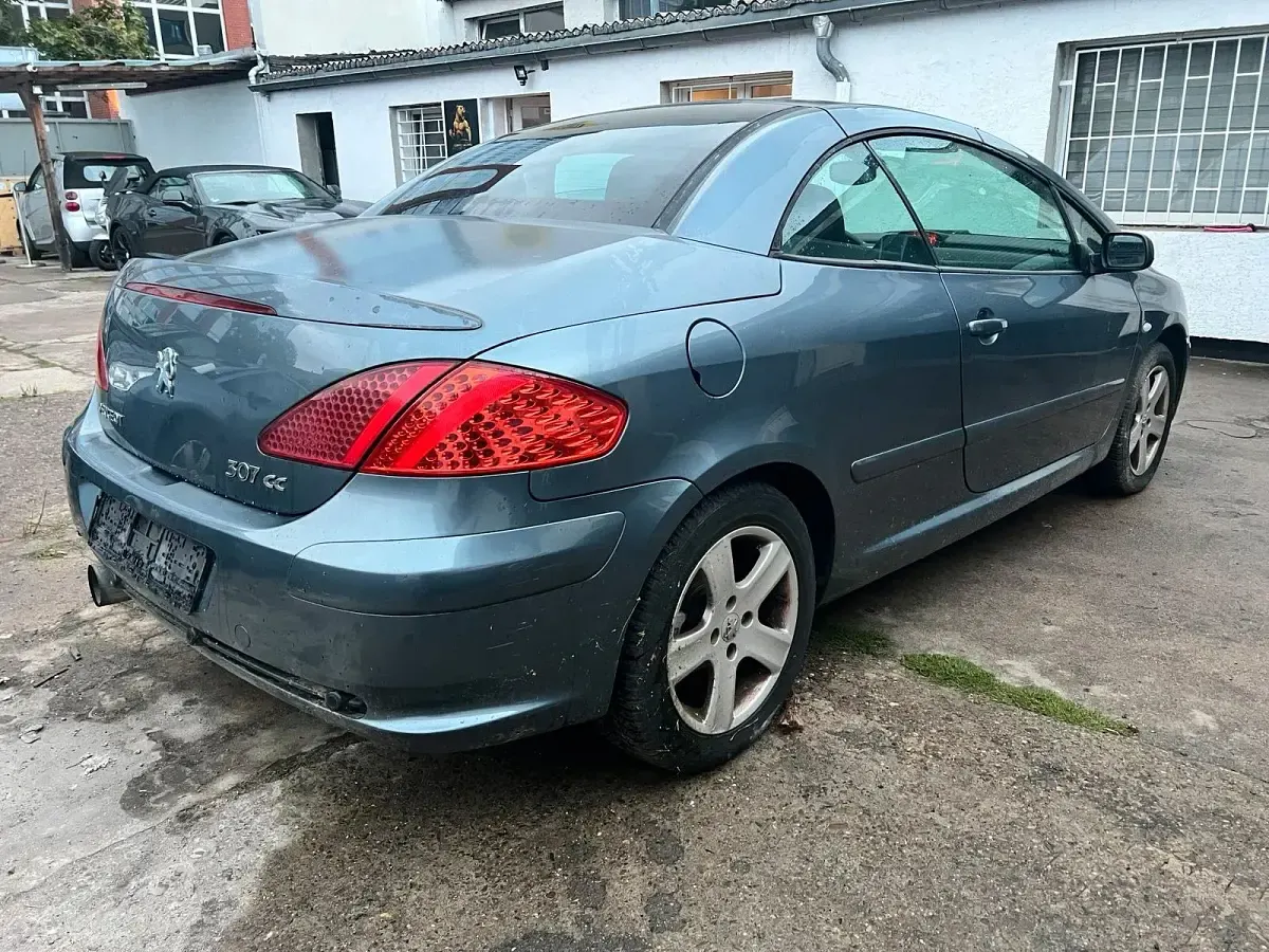Gebraucht Peugeot 307 CC 140 PS (102 kW) 2005 Blau Cabrio