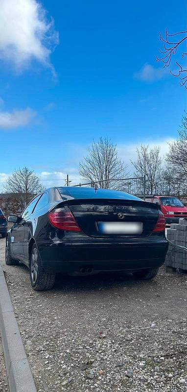 Gebraucht Mercedes C180 143 PS (105 kW) 2004 Schwarz Coupé