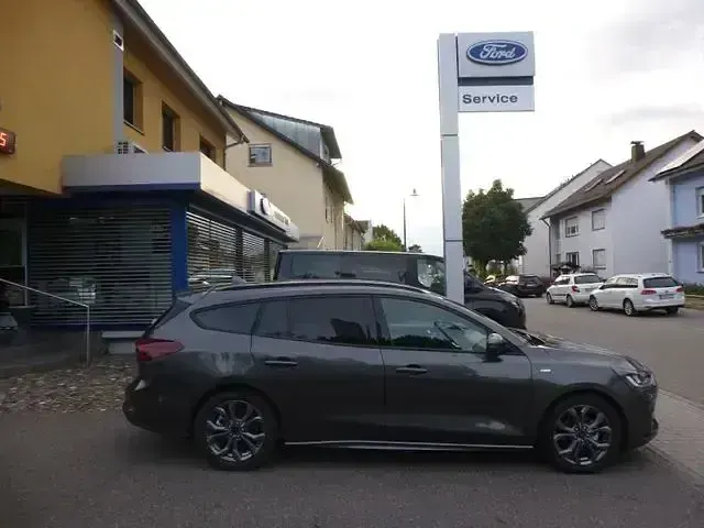Gebraucht Ford Focus ST-Line X 155 PS (114 kW) 2024 Magneticgrau Kombi