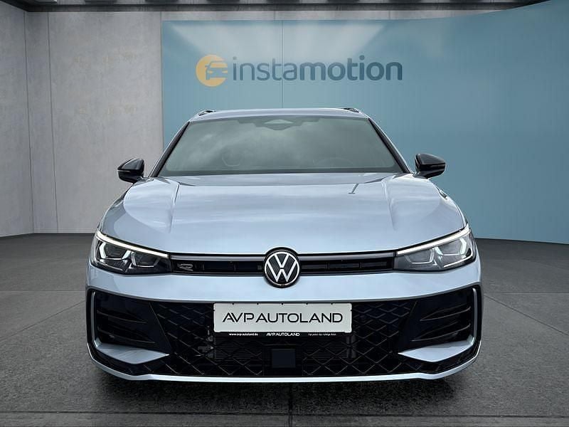 Gebraucht VW Passat 272 PS (200 kW) 2025 Silber Kombi