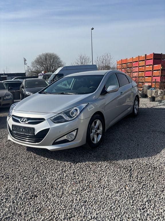 Gebraucht Hyundai i40 Style 178 PS (130 kW) 2012 Silber Limousine
