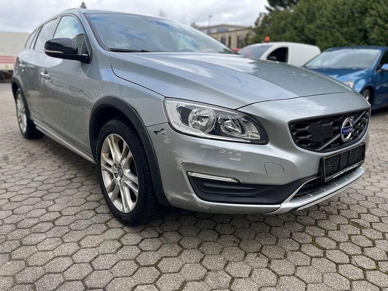 Gebraucht Volvo V60 CC 150 PS (110 kW) 2016 Silber Kombi