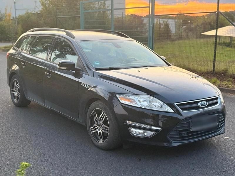 Schwarz Gebraucht 2011 Ford Mondeo Kombi | 2.200 € (Superpreis) - Bild 1/4