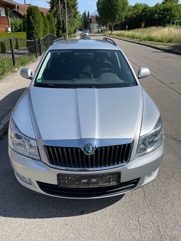 Silber Gebraucht 2009 Skoda Octavia Ambiente Kombi | 4.400 € (Fairer Preis) - Bild 1/4