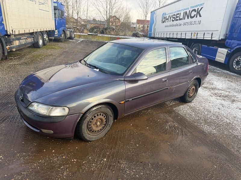 Gebraucht Opel Vectra 101 PS (74 kW) 1996 Limousine
