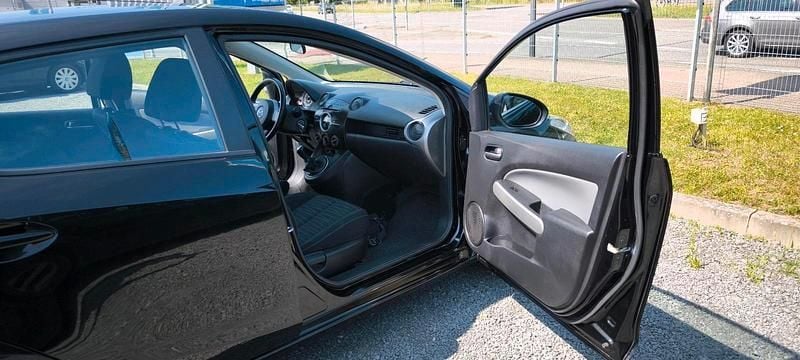Schwarz Gebraucht 2010 Mazda 2 Kleinwagen | 3.200 € (Fairer Preis) - Bild 1/4