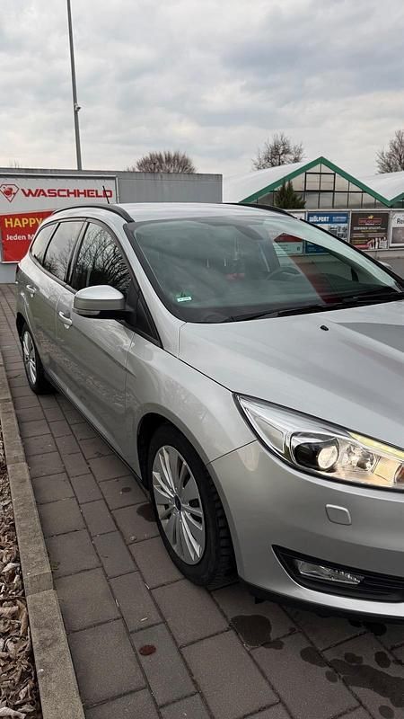 Gebraucht Ford Focus Trend 120 PS (88 kW) 2017 Silber Kombi