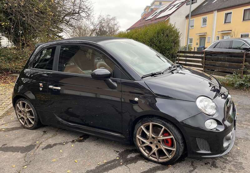 Schwarz Gebraucht 2018 Abarth 595C Turismo Cabrio | 12.999 € - Bild 1/4