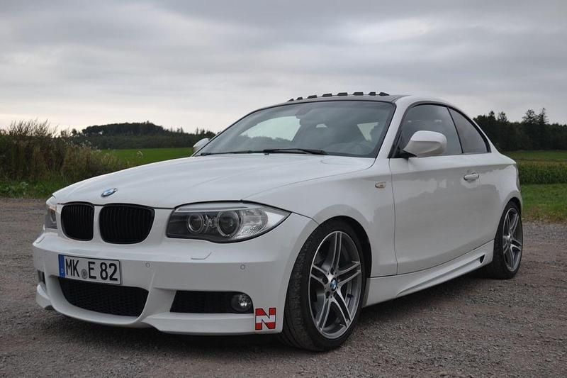 Weiß Gebraucht 2011 BMW 125 M Sport Kleinwagen | 18.000 € - Bild 1/4