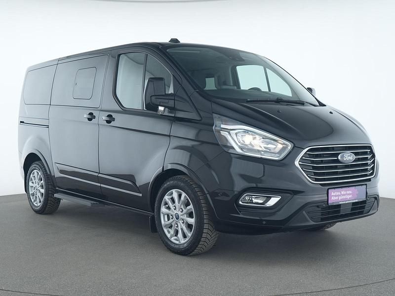 Gebraucht Ford Tourneo Titanium 131 PS (96 kW) 2021 Obsidian schwarz Van / Kleinbus
