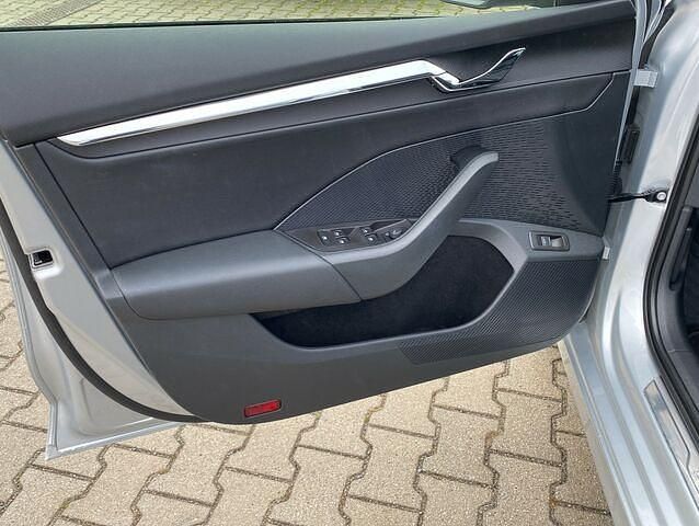 Second-hand Skoda Octavia Style 150 CP (110 kW) 2024 Argintiu Break