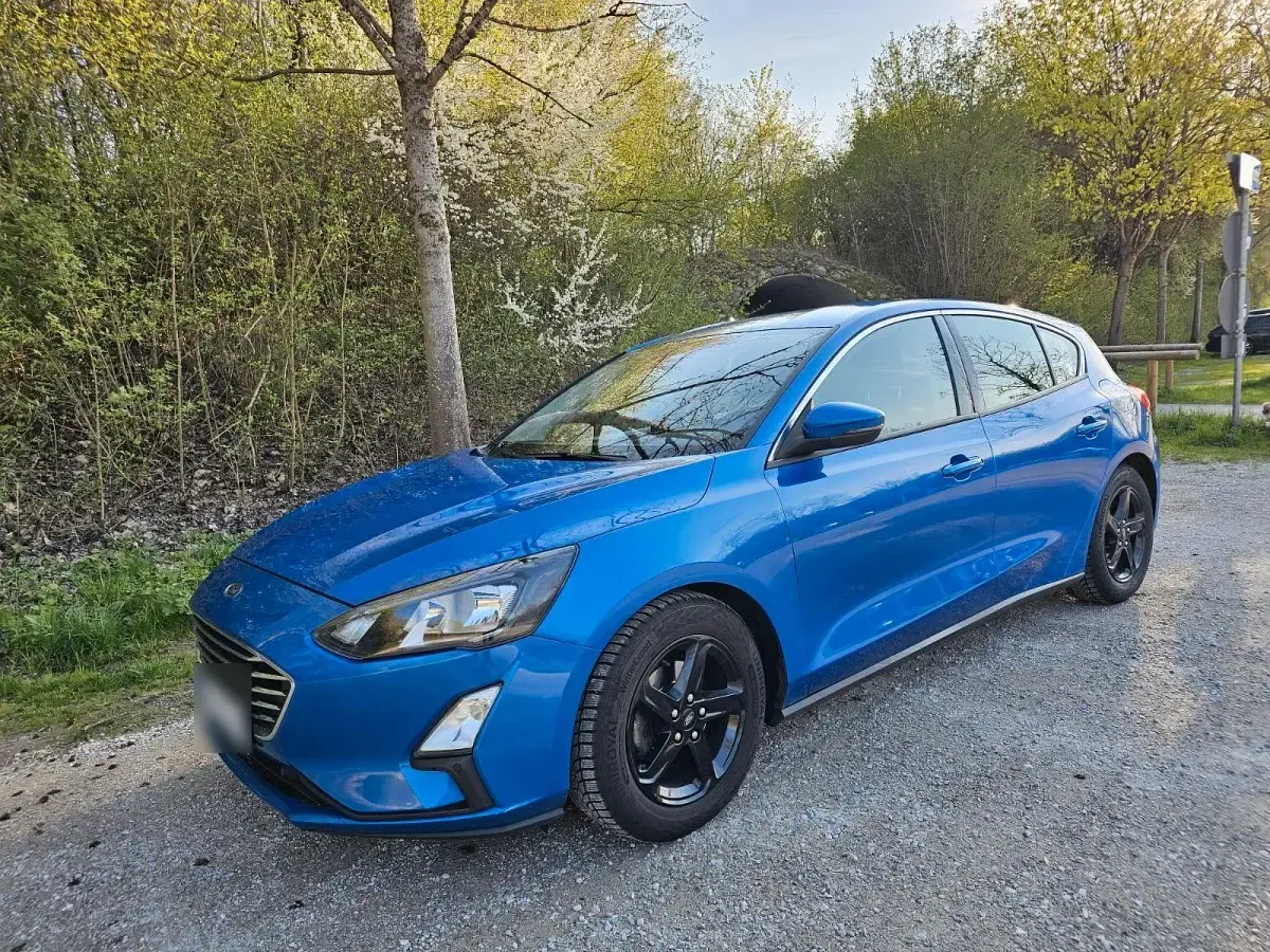 Gebraucht Ford Focus Titanium 120 PS (88 kW) 2019 Blau Limousine