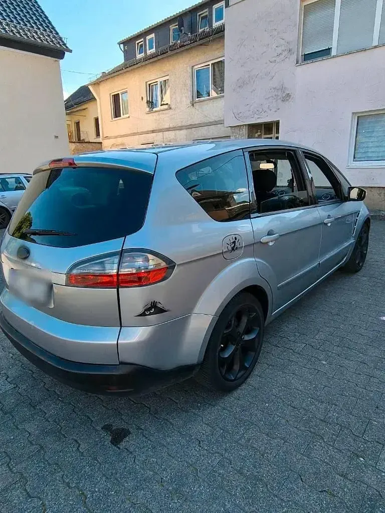 Używany Ford S-MAX S 138 KM (101 kW) 2006 Srebrny Minivan