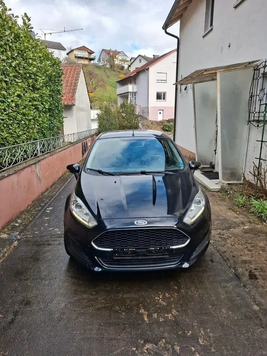 Gebraucht Ford Fiesta SYNC Edition 101 PS (74 kW) 2016 Schwarz Kleinwagen