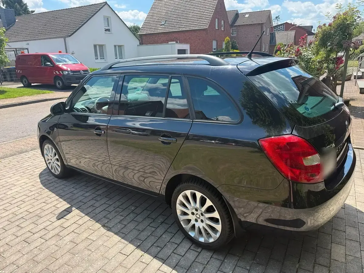 Gebraucht Skoda Fabia 90 PS (66 kW) 2015 Schwarz Kombi