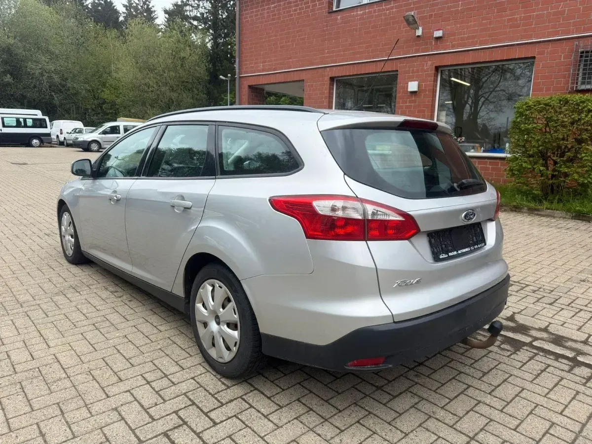 Gebraucht Ford Focus Trend 116 PS (85 kW) 2014 Silber Kombi