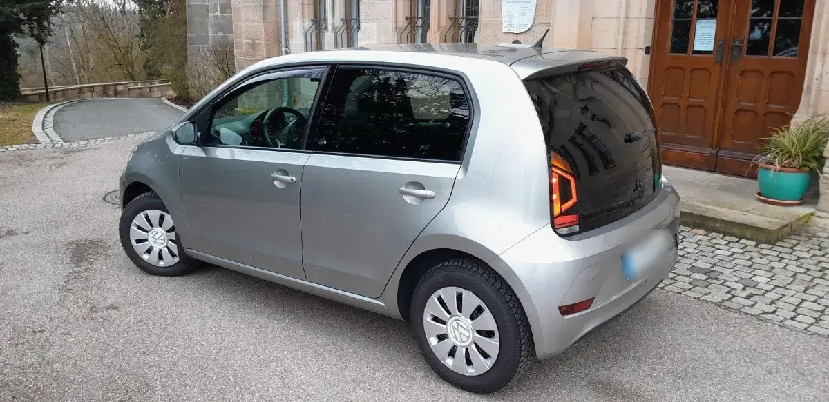 Gebraucht VW up! Sound 75 PS (55 kW) 2017 Silber Kleinwagen