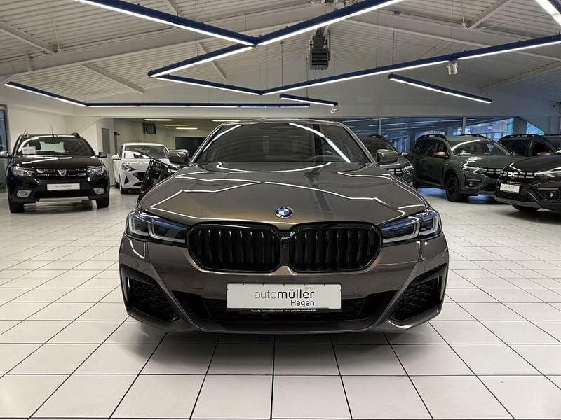 Gebraucht BMW M550 Performance 530 PS (389 kW) 2022 Grau Limousine